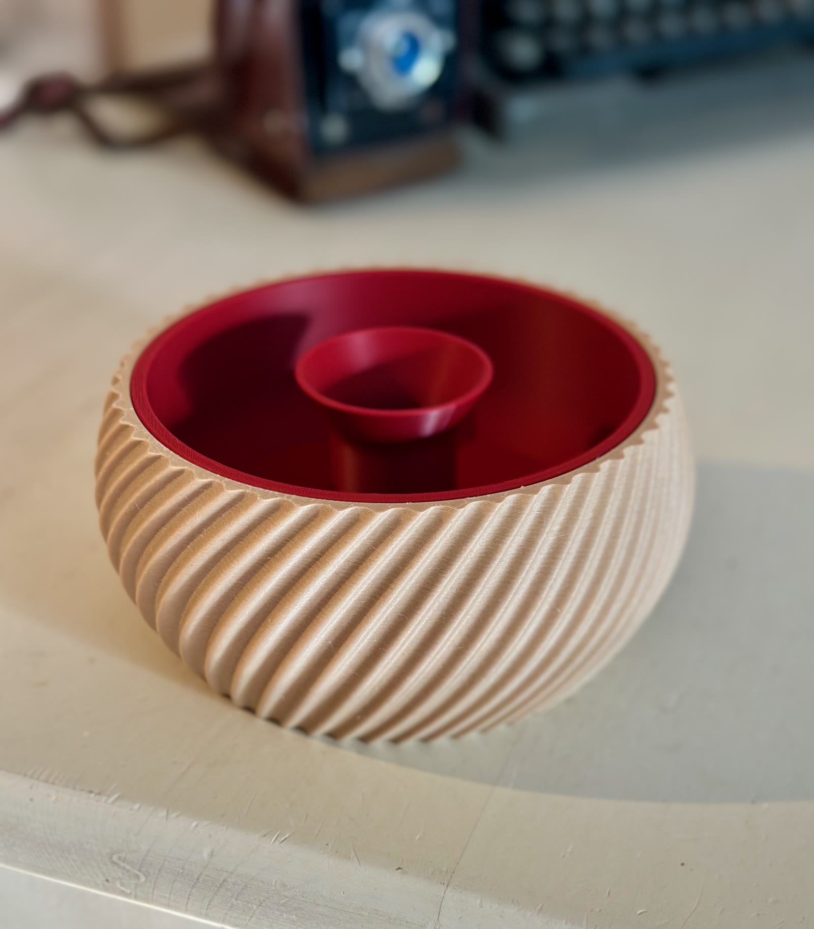 Bol à pistaches bicolore imprimé en 3D à l'atelier Elseben